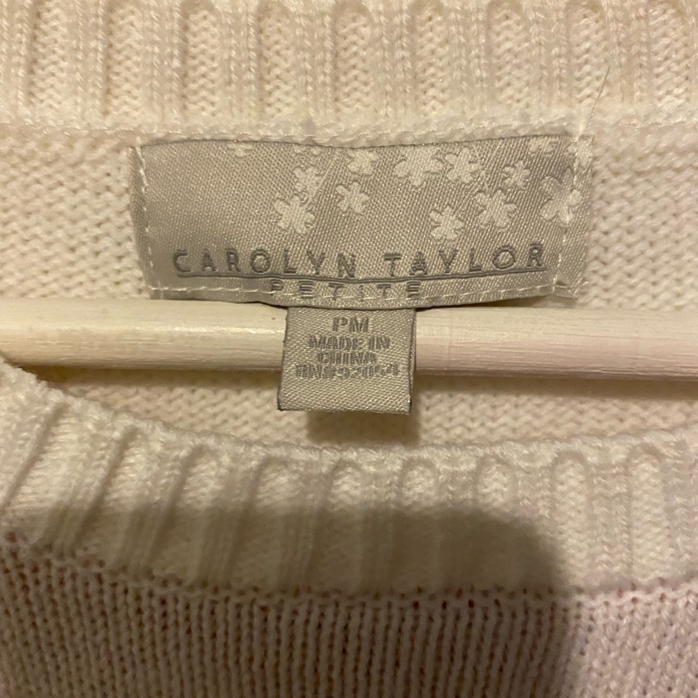 Carolyn Taylor Mrs. Clause Holiday Sweater Petite SIZE PM - Picture 2 of 3
